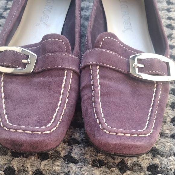 Elegant Purple Suede Loafers - Picture 3 of 9